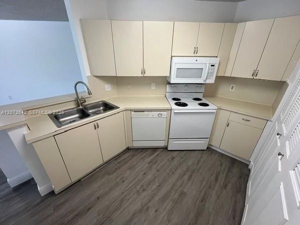 6288 NW 186th St , Unit 109, Hialeah, FL 33015