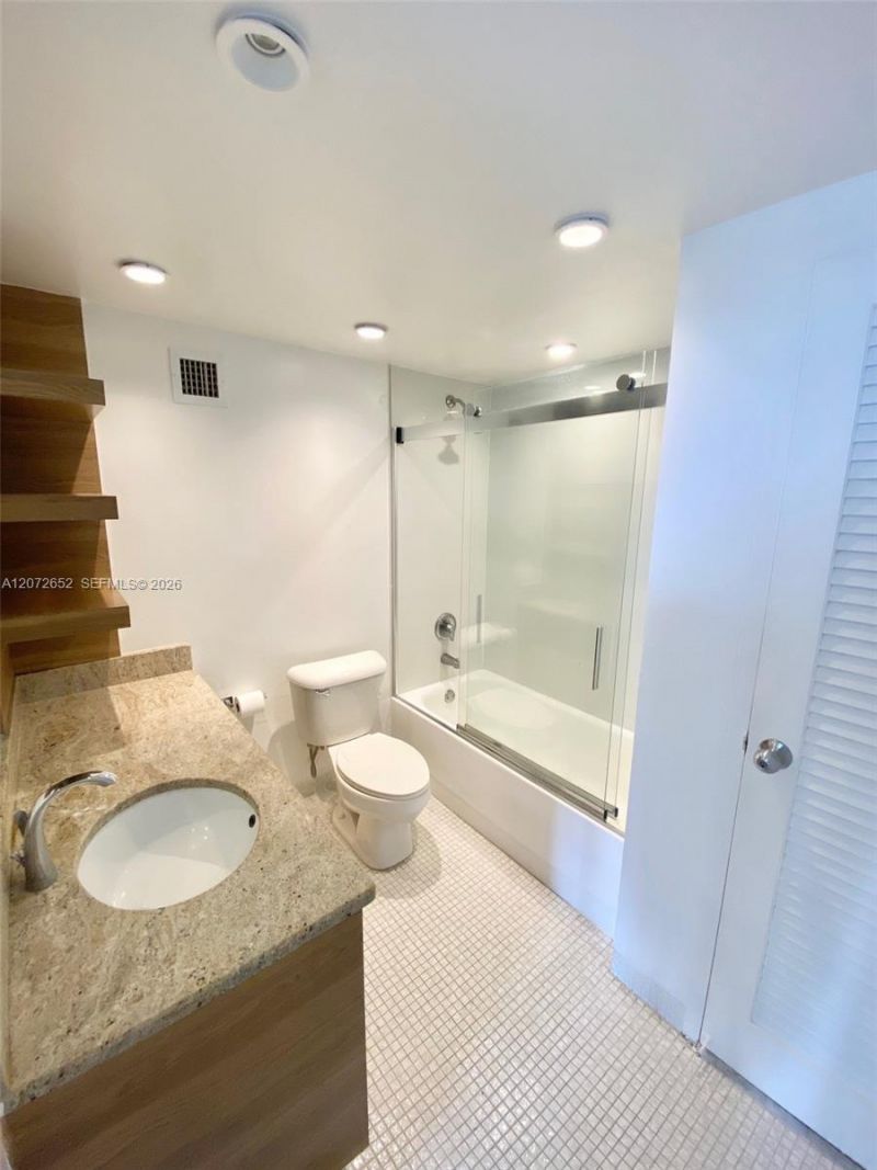 1200 West Ave, Unit 815, Miami Beach, FL 33139 Photo
