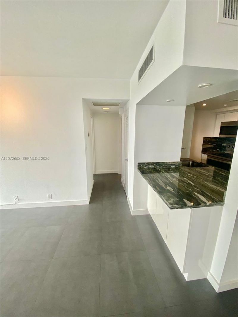 1200 West Ave, Unit 815, Miami Beach, FL 33139 Photo