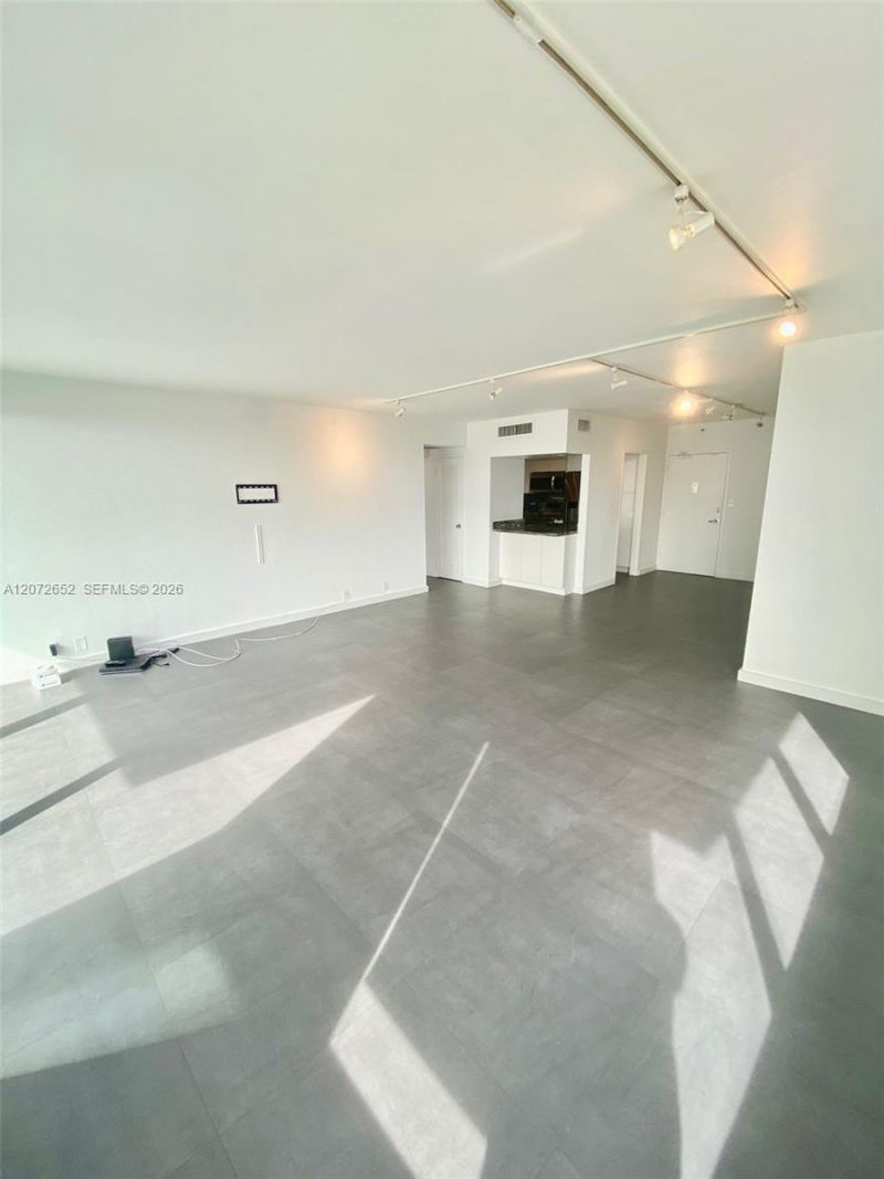 1200 West Ave, Unit 815, Miami Beach, FL 33139 Photo
