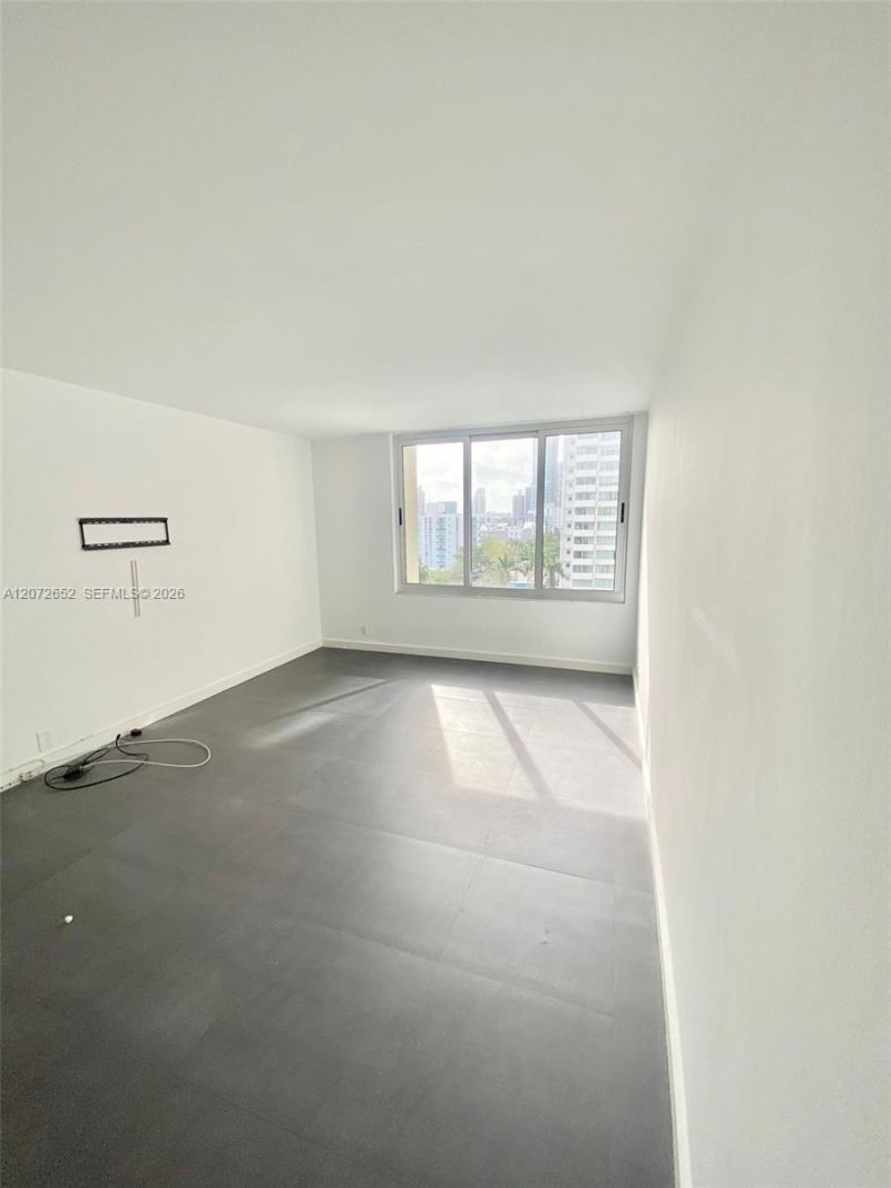 1200 West Ave, Unit 815, Miami Beach, FL 33139 Photo