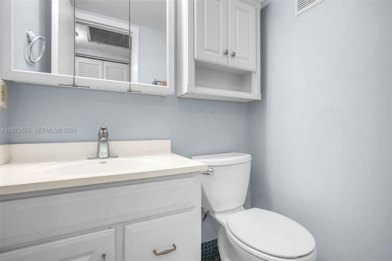 4051 N Newport N , Unit 4051, Deerfield Beach, FL 33442 Photo