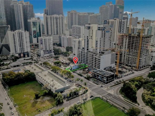 232 SW 8th St , Miami, FL 33130