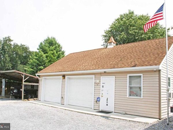 29 B N EASTLAND DRIVE, LANCASTER, PA 17602