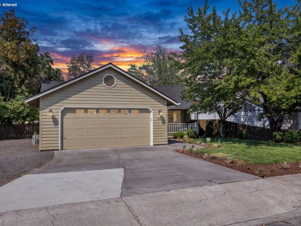 2124 NE Carrie Lane, Bend, OR 97701