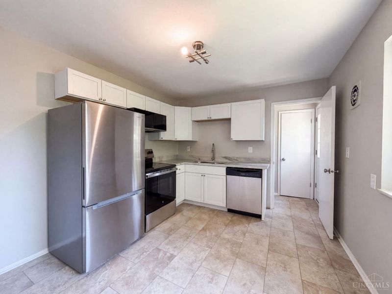 9707 Wescott Road, Springfield Township, OH 45231 Photo 2