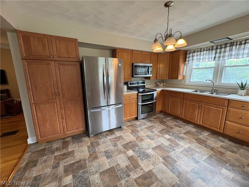53996 Colerain Pike, Martins Ferry, OH 43935 Photo 11