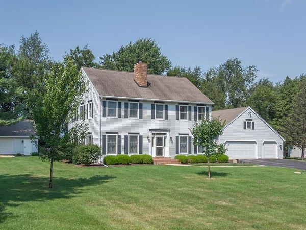 960 Woodside Terrace, FREEPORT, IL 61032