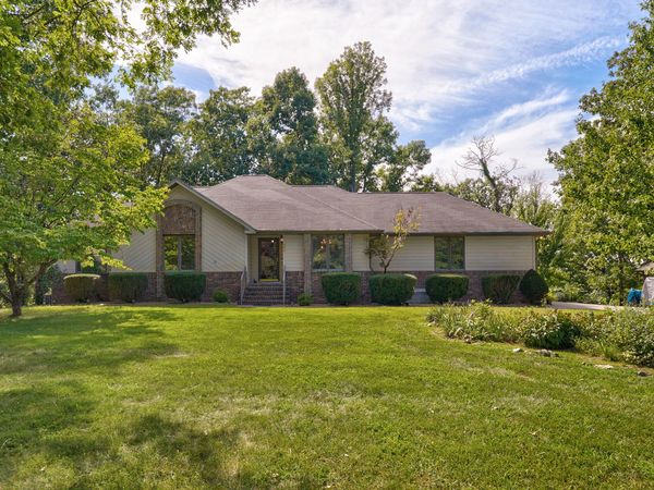 995 S Stanford Drive , Rogersville, MO 65742