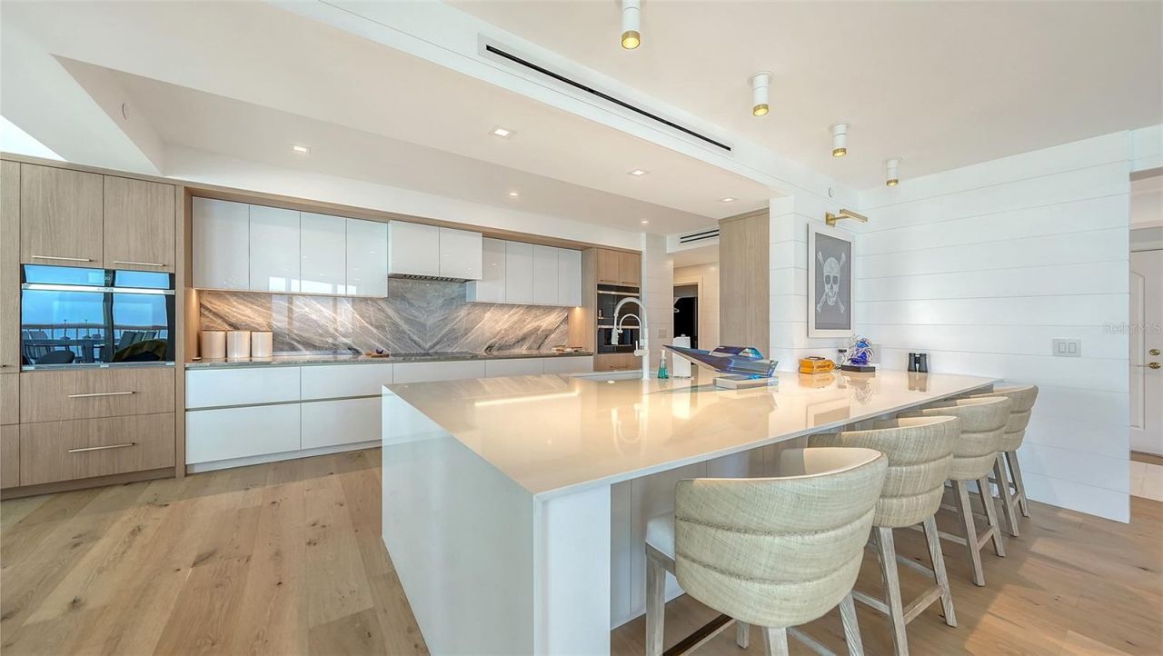 455 Longboat Club Road, Unit 905, Longboat Key, FL 34228 Photo
