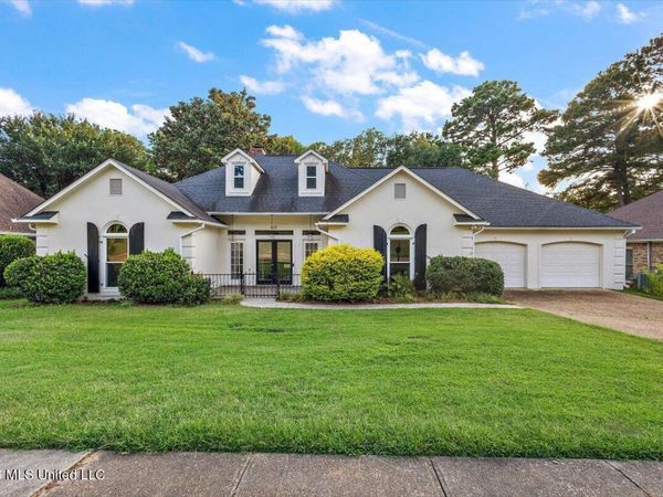 423 Woodlands Circle, Brandon, MS 39047