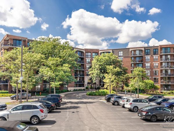 511 Aurora Avenue , Unit 505, Naperville, IL 60540