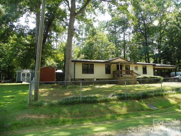 162 Fifth Avenue, New London, NC 28127