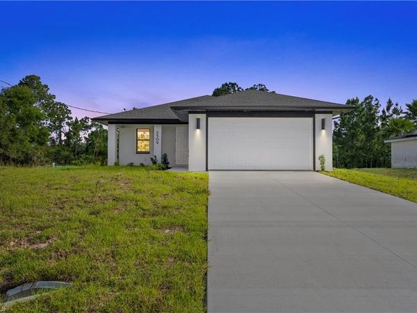 2810 73rd ST W, LEHIGH ACRES, FL 33971