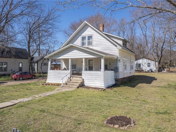 418 E Buchanan Street , Prairie Grove, AR 72753
