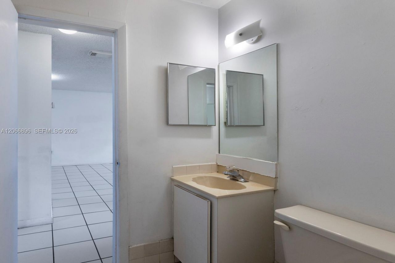 6305 W 22nd Ct , Unit 203, Hialeah, FL 33016 Photo