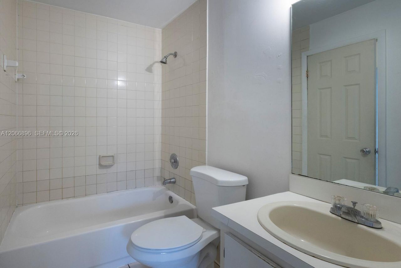 6305 W 22nd Ct , Unit 203, Hialeah, FL 33016 Photo