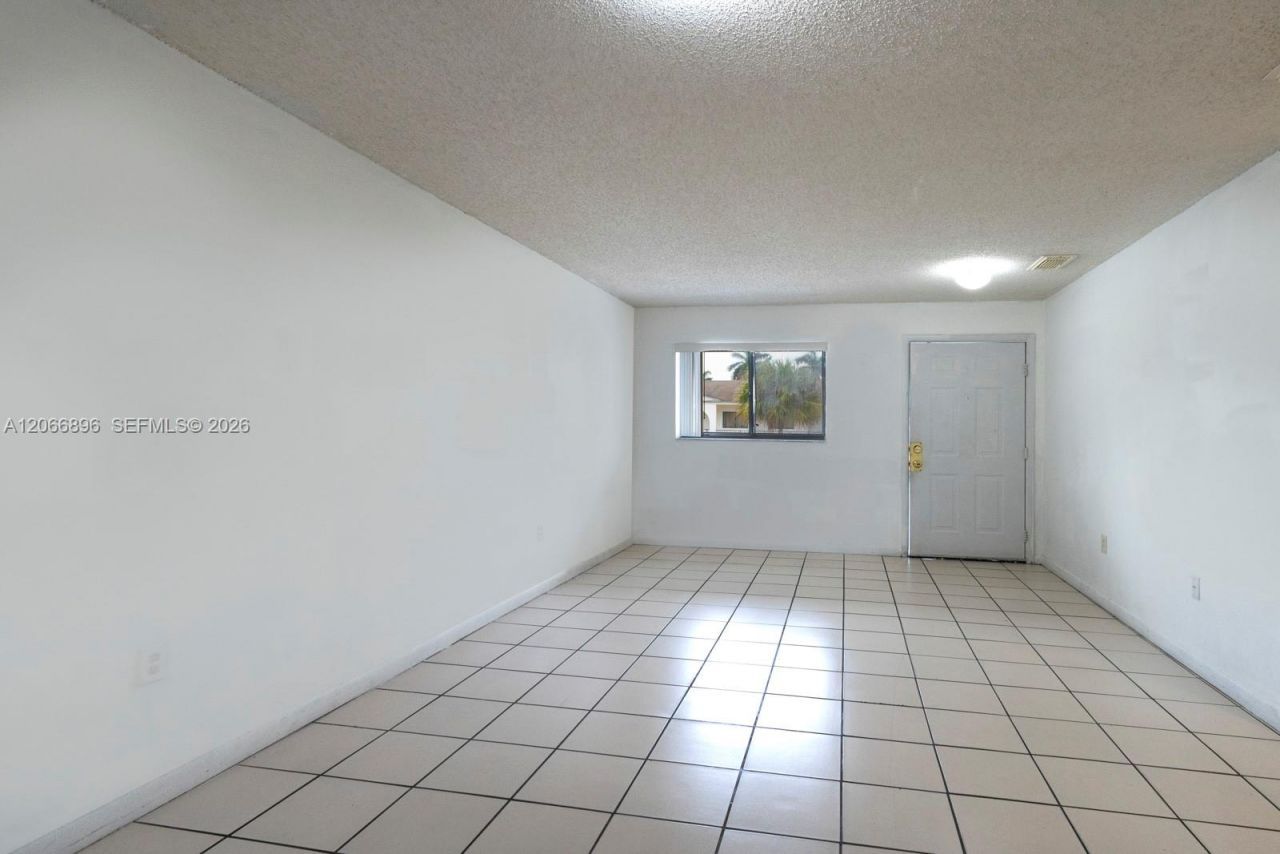 6305 W 22nd Ct , Unit 203, Hialeah, FL 33016 Photo