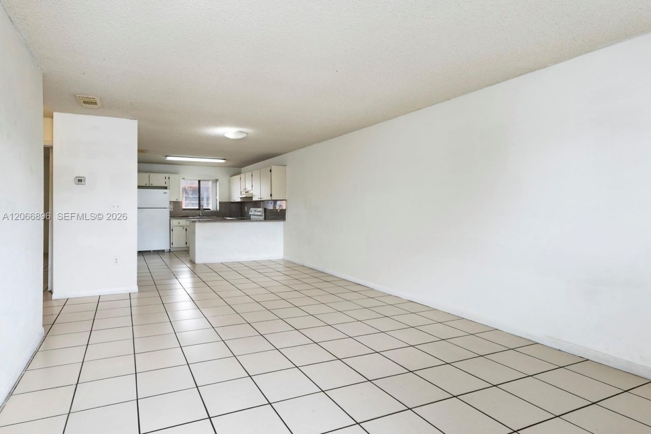 6305 W 22nd Ct , Unit 203, Hialeah, FL 33016 Photo