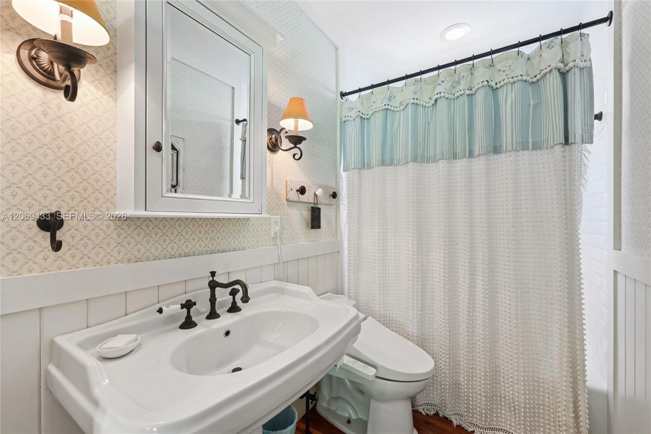 180 Ocean Blvd , Golden Beach, FL 33160 Photo