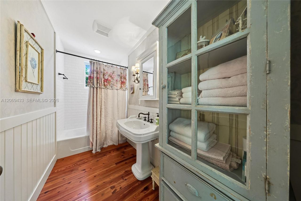 180 Ocean Blvd , Golden Beach, FL 33160 Photo