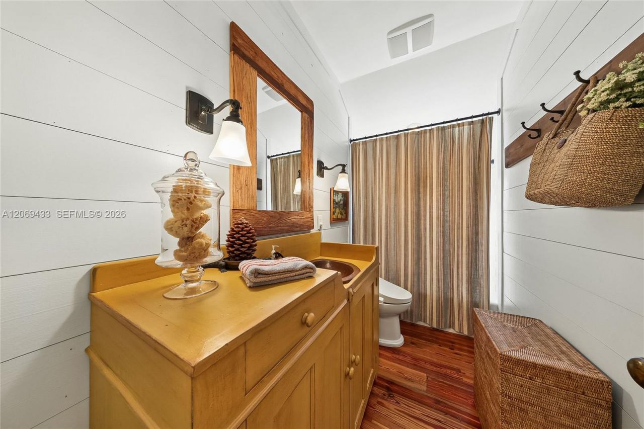 180 Ocean Blvd , Golden Beach, FL 33160 Photo