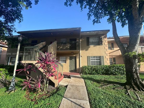 10381 NW 8th St , Unit 102, Pembroke Pines, FL 33026