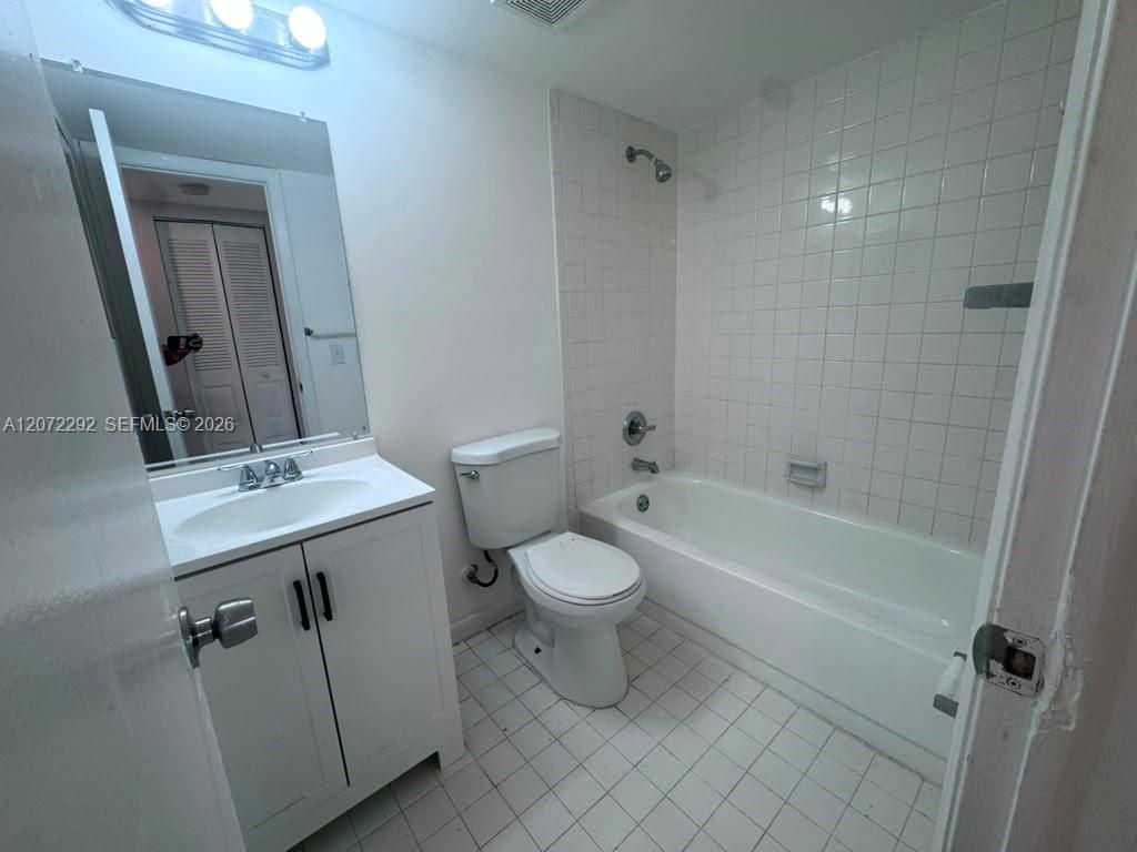 10381 NW 8th St , Unit 102, Pembroke Pines, FL 33026 Photo