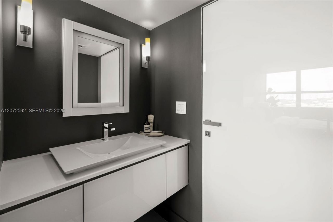 650 West Ave, Unit 709, Miami Beach, FL 33139 Photo