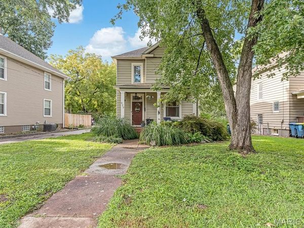 629 E Vandalia Street , Edwardsville, IL 62025