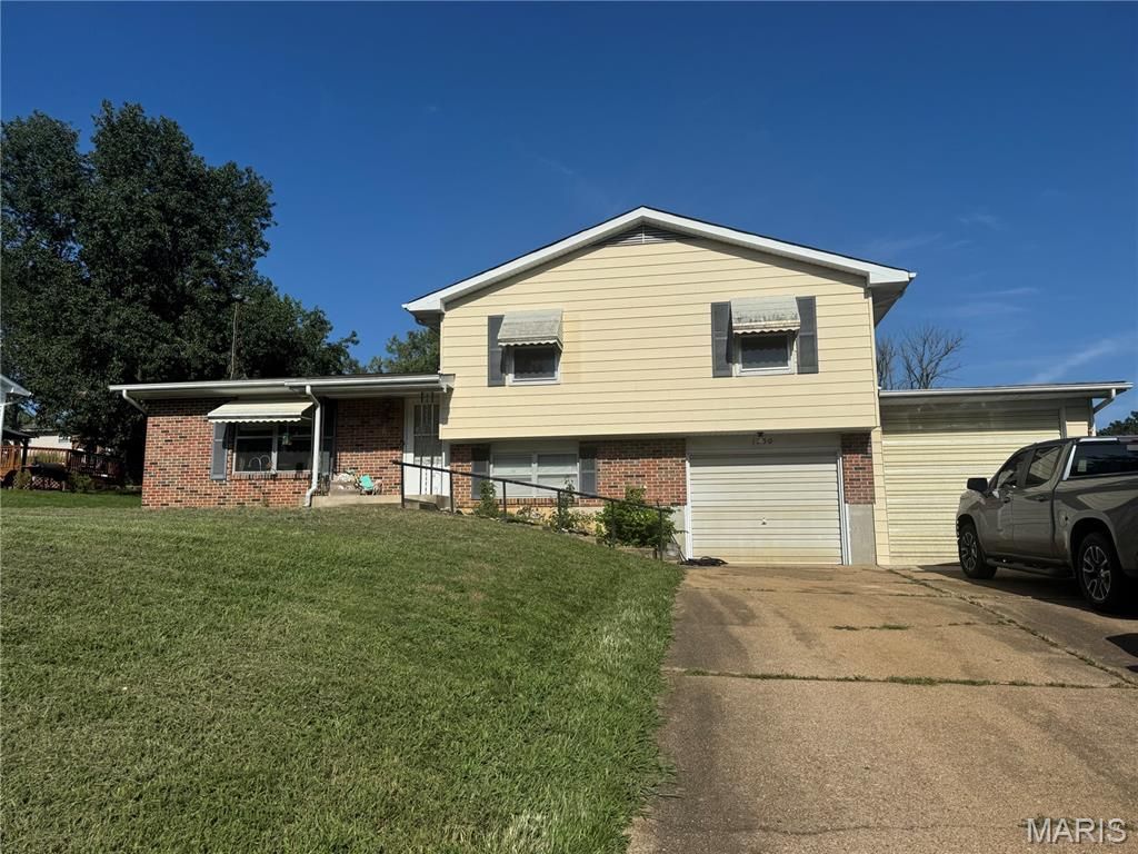 1250 Diane Street , Saint Clair, MO 63077 Main Photo
