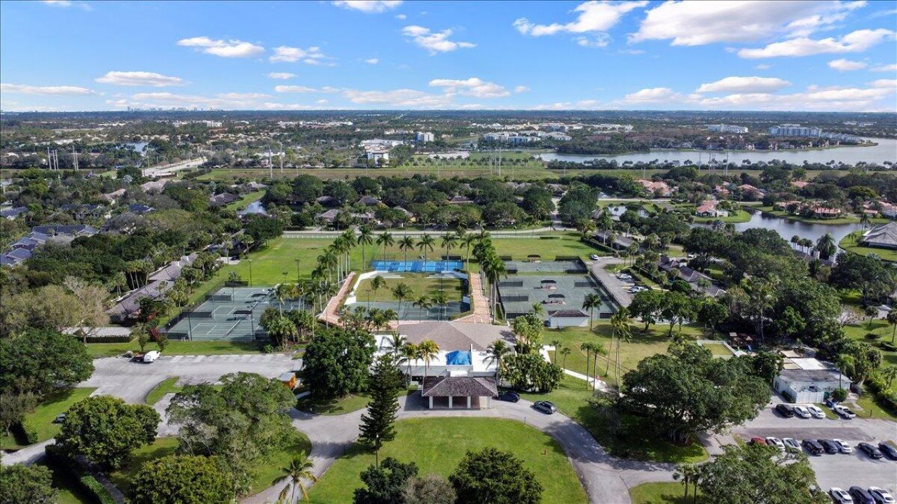 11863 Wimbledon Circle, Unit 543, Wellington, FL 33414 Photo