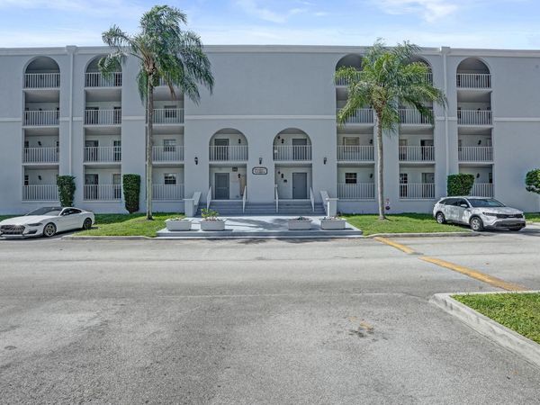 7980 N FRENCH Drive, Unit 3-202, Pembroke Pines, FL 33024