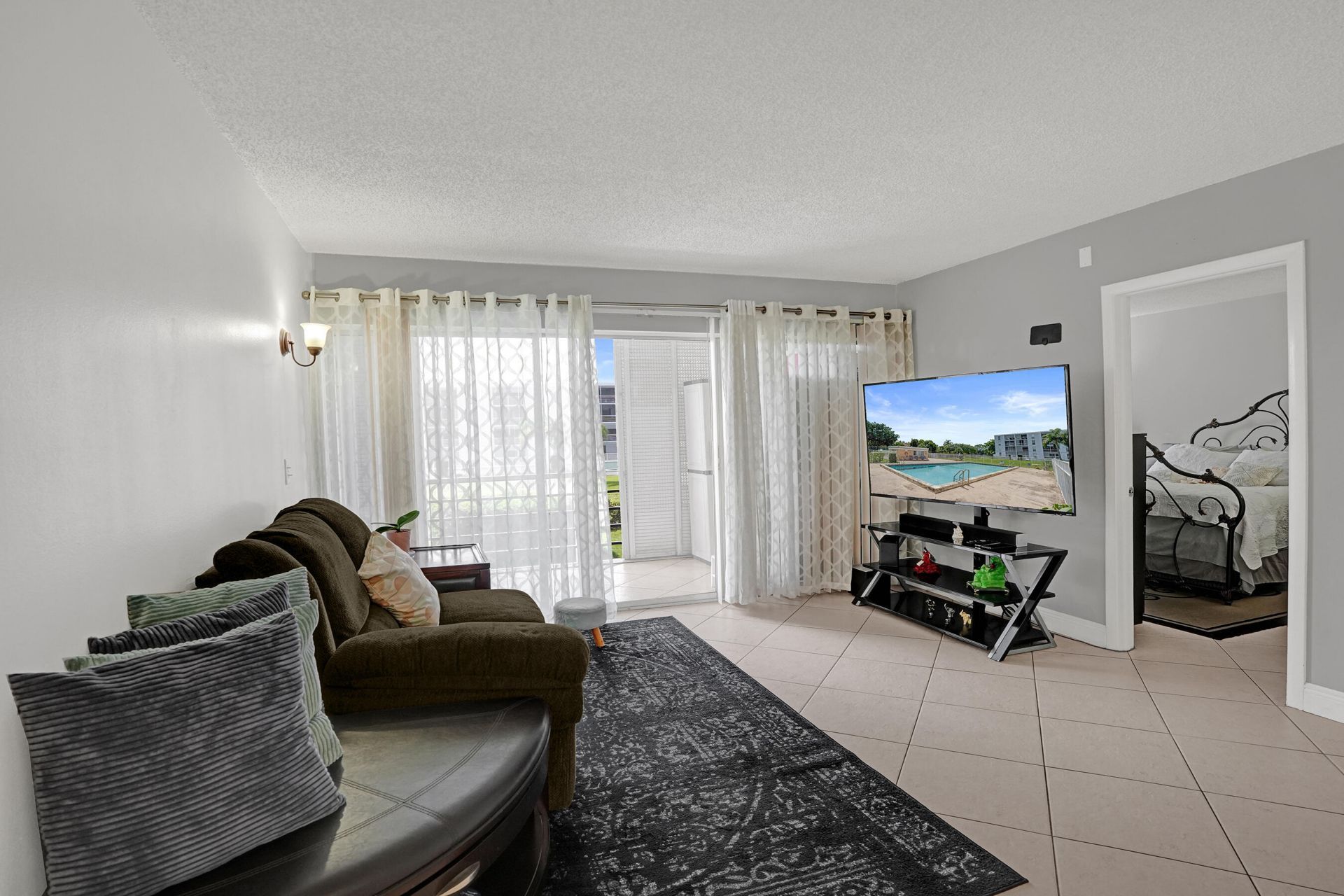 7980 N French Drive, Unit 3-202, Pembroke Pines, FL 33024 Photo
