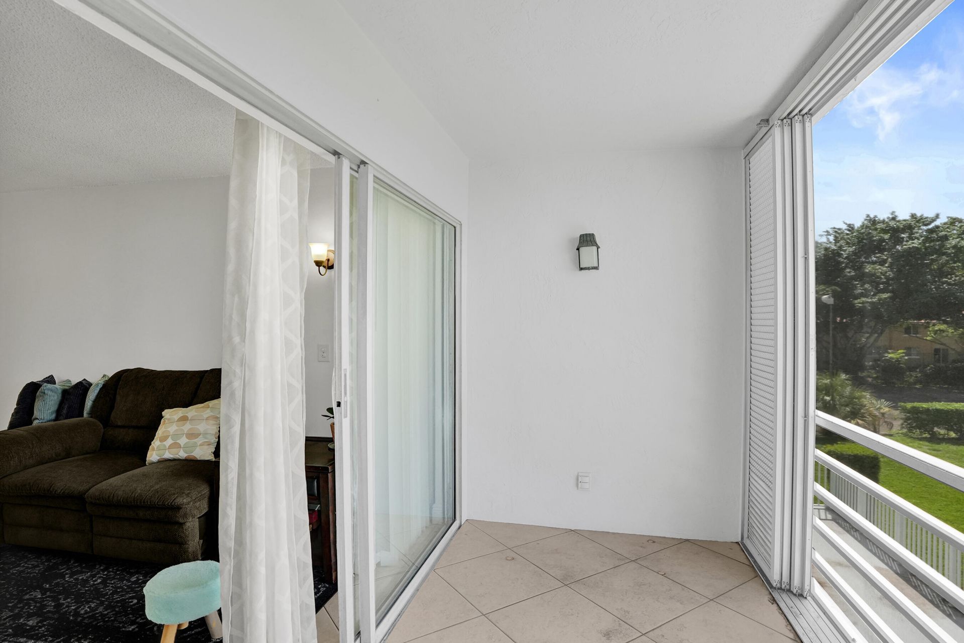 7980 N French Drive, Unit 3-202, Pembroke Pines, FL 33024 Photo