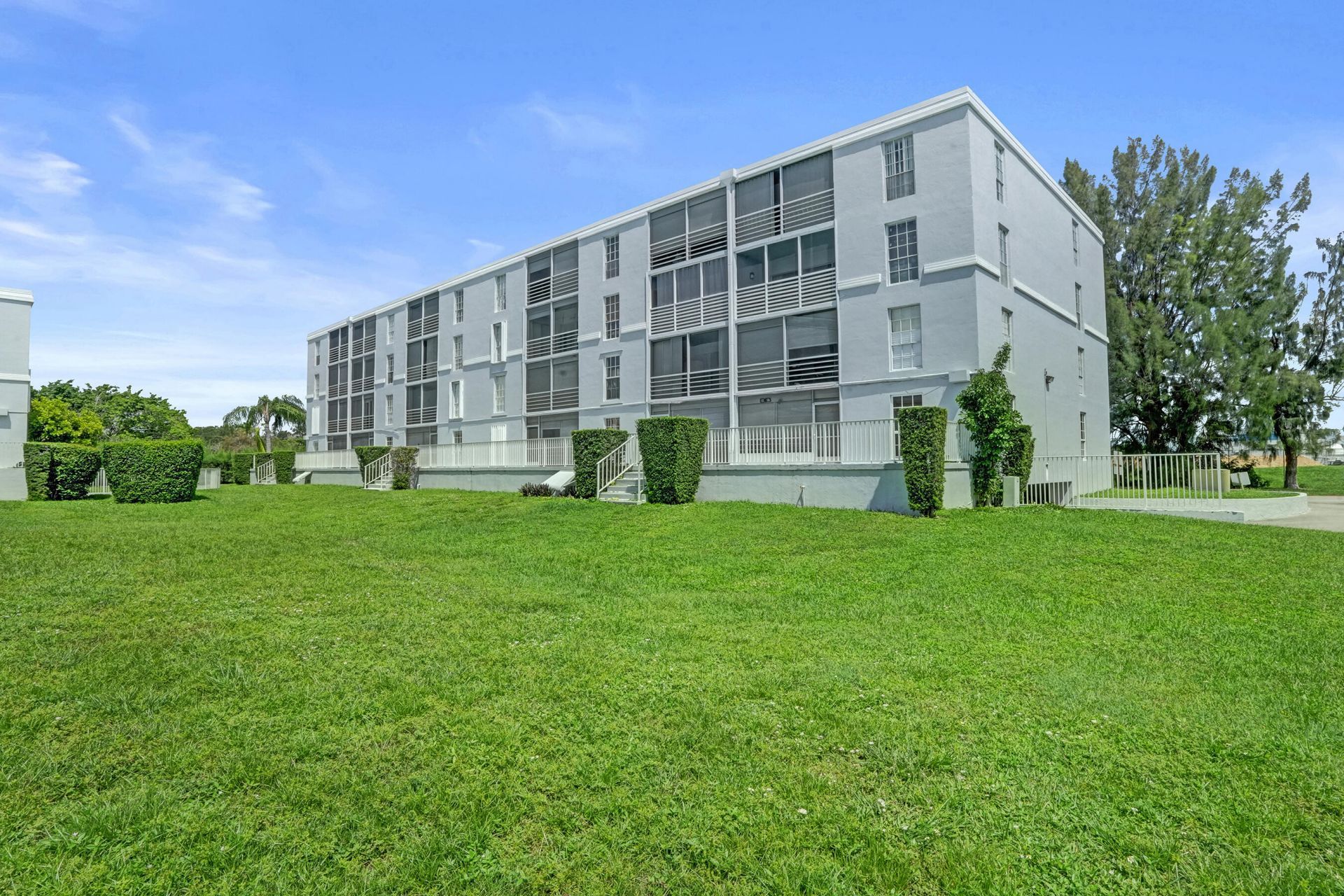 7980 N French Drive, Unit 3-202, Pembroke Pines, FL 33024 Photo