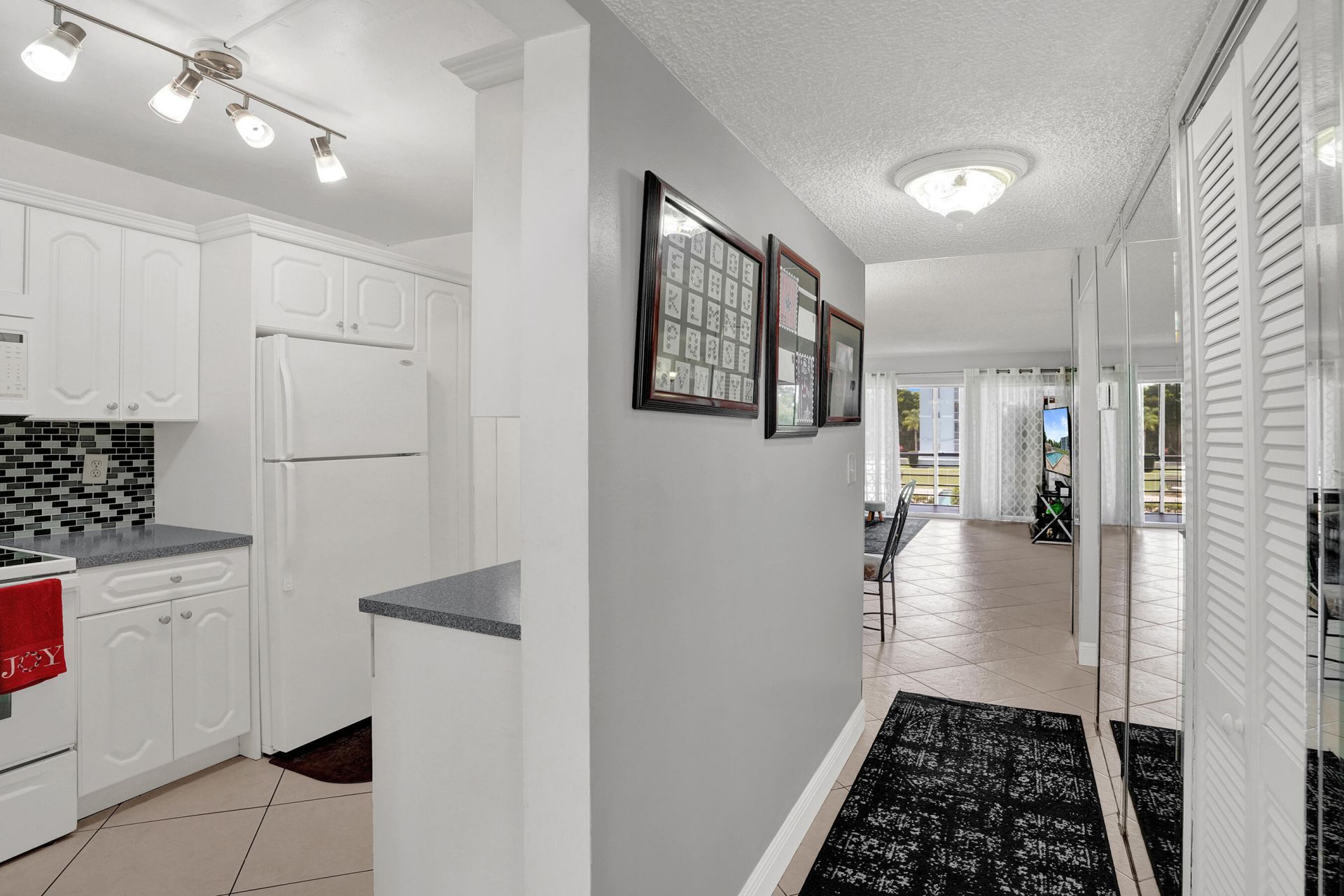 7980 N French Drive, Unit 3-202, Pembroke Pines, FL 33024 Photo