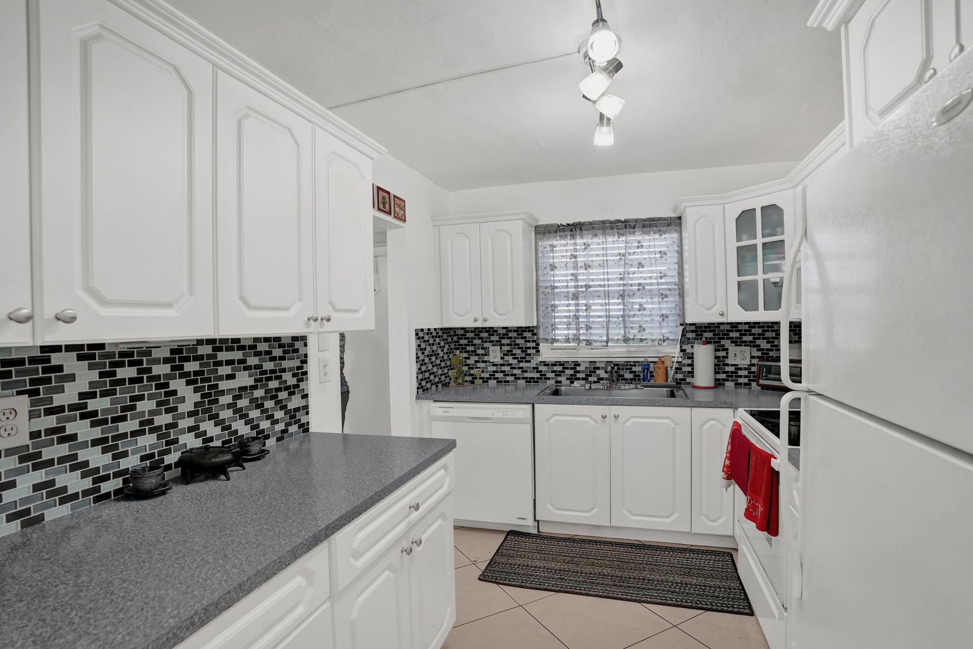 7980 N French Drive, Unit 3-202, Pembroke Pines, FL 33024 Photo