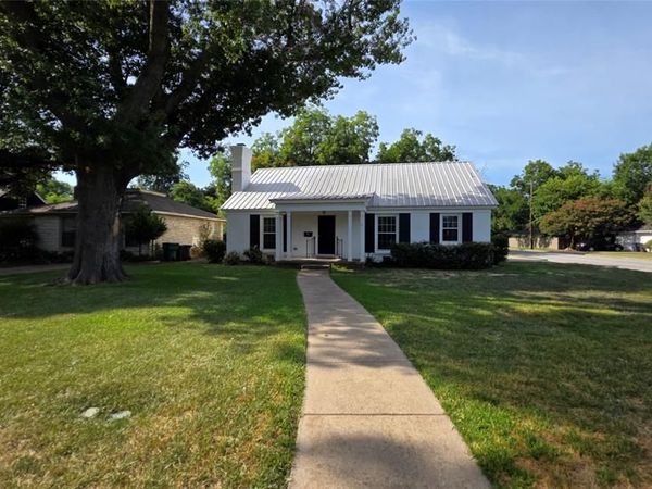3741 Hilltop Road, Fort Worth, TX 76109