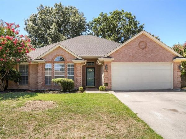 1025 Westgrove Drive , Saginaw, TX 76179
