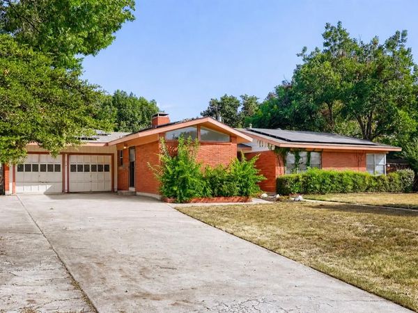 6716 Woodstock Road, Fort Worth, TX 76116