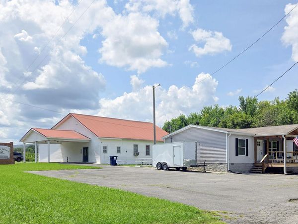 15215 Old State Highway 28 , Pikeville, TN 37367