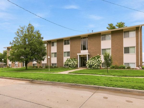4213 62nd Street, Unit 6, Urbandale, IA 50322