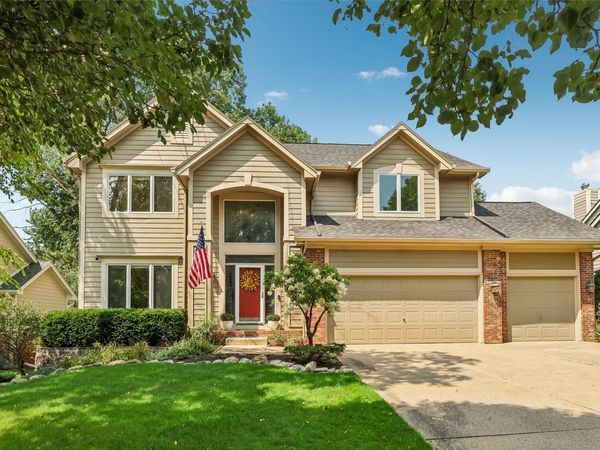134 56th Place, West Des Moines, IA 50266
