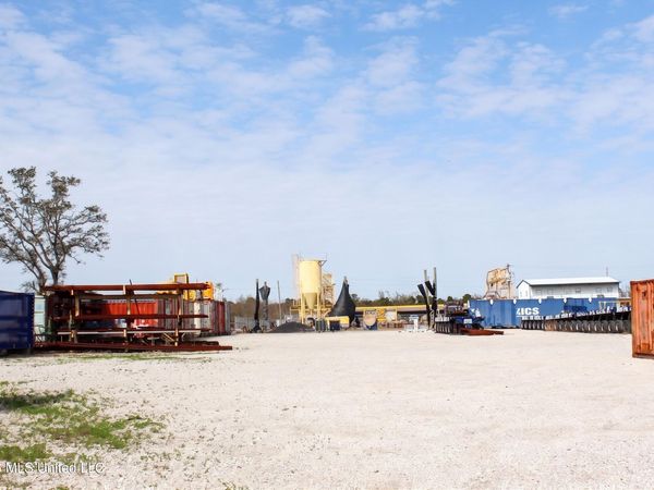 2301 Petit Bois Street, Pascagoula, MS 39581
