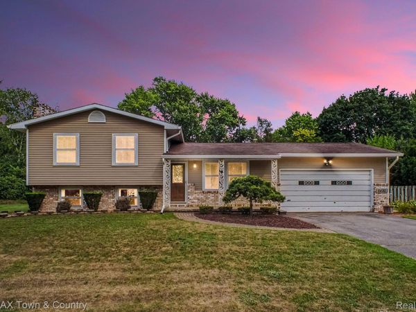 5430 River Ridge Drive, Flushing Township, Mi 48433