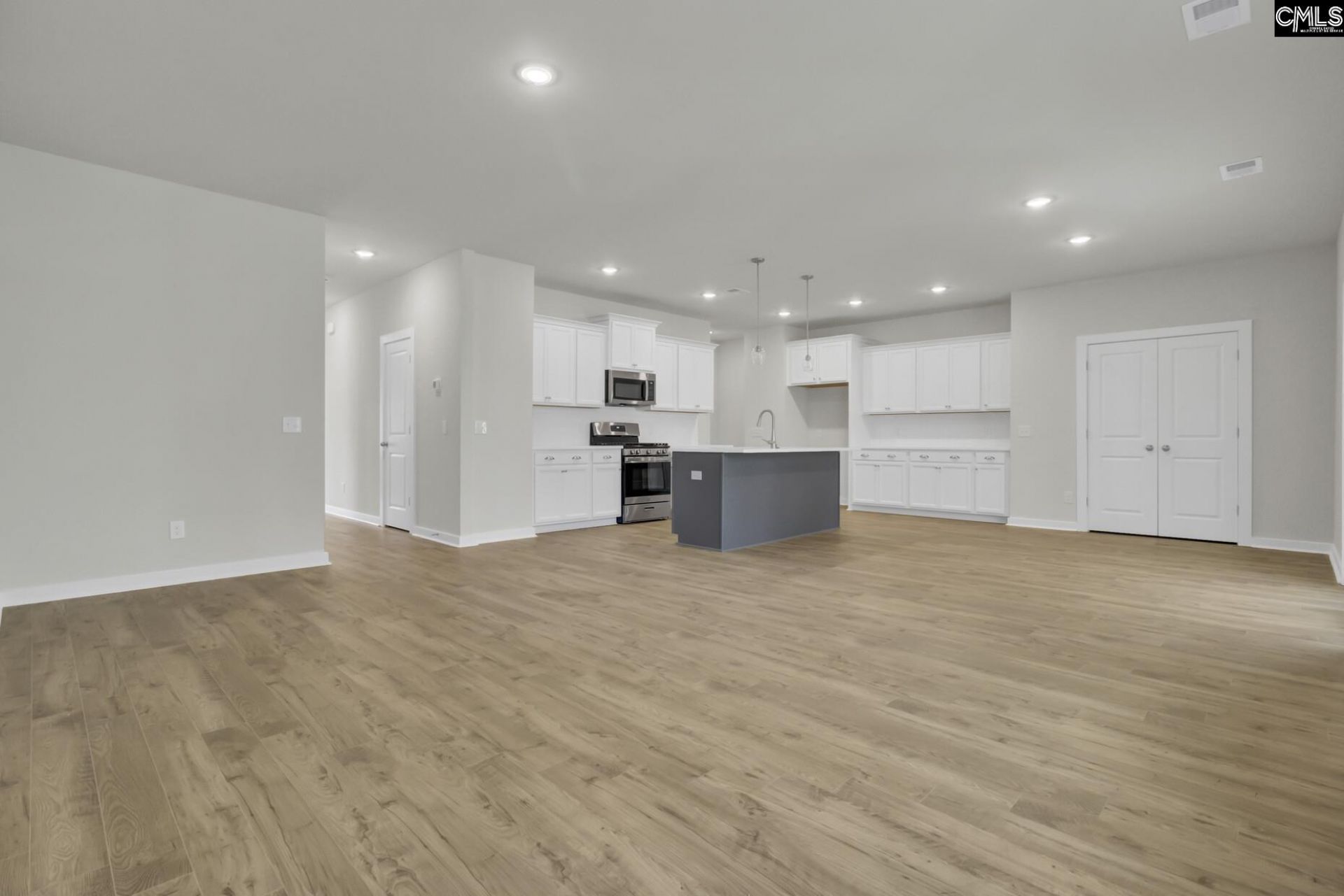 413 Cloak Pin Lane  Photo 9