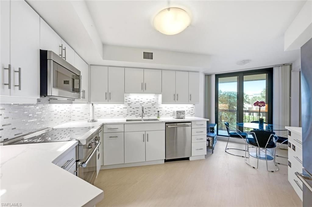 4551 Gulf Shore Blvd N, Unit 201, Naples, FL 34103 Photo