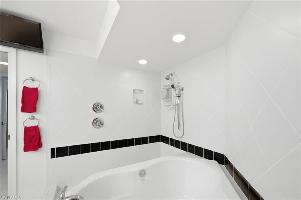 4551 Gulf Shore Blvd N, Unit 201, Naples, FL 34103 Photo