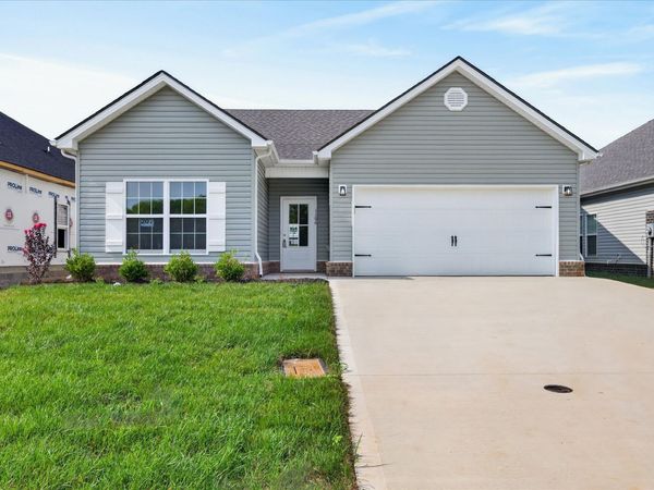 1204 Willow Bend Dr , Clarksville, TN 37043